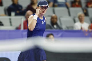  Poľská tenistka Iga Swiateková si bez problémov zaistila postup do semifinále MS WTA Tour v americkom Fort Worthe.
