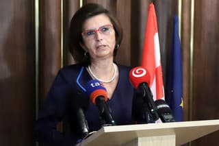 Na snímke primátorka mesta Sliač Ľubica Balgová počas tlačovej konferencie na tému nepresné a neúplné informácie o dôvode a spôsobe vyhlásenia referenda na Sliači.