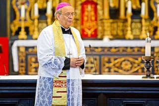 Arcibiskup Orosch vyhlásil, že Adelinu talkshow stiahol na žiadosť veriacich.