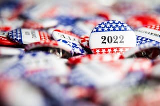 Voľby v USA priniesli vlnu kontroverzie.