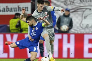 Obrovský talent slovinského futbalu Benjamin Šeško (vpravo).