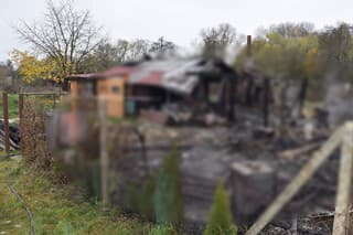 Pri požiari chatky v Čižaticiach prišla o život jedna osoba
