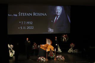 So zosnulým Štefanom Rosinom († 90) sa prišli rozlúčiť mnohí priatelia. Medzi nimi aj bývalý prezident Ivan Gašparovič.