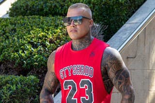 Austrálsky bodybuilder priznal, že používanie steroidov zruinovalo jeho sexuálny život a takmer skončil v base. 