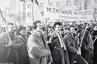 November 1989: Ľudia po celom Československu demonštrovali za lepšiu budúcnosť.