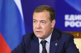 Predseda vlády Ruskej federácie Medvedev.