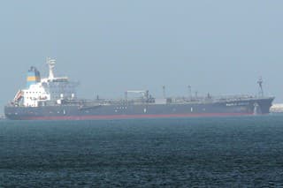 Na nedatovanej archívnej snímke zo 16. augusta 2015 tanker Pacific Zircon plaviaci sa pod libérijskou zástavou v prístave Jebel Ali v Dubaji.