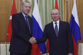 Putin sa v Soči stretol s tureckým prezidentom Recepom Tayyipom Erdoganom.