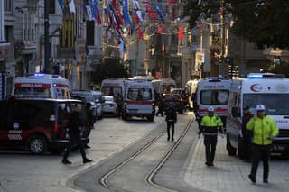 Výbuch na obľúbenej istanbulskej ulici Istiklal v nedeľu zanechal mŕtvych a zranených.