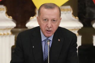 Turecký prezident Recep Tayyip Erdogan obvinil Západ zo zhoršovania krízy medzi Ruskom a Ukrajinou.
