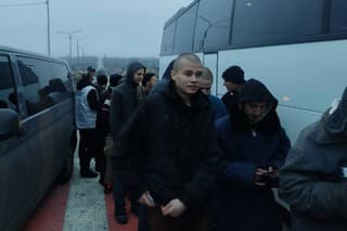 Na Ukrajinu sa dostali desiatky vojnových zajatcov z Ruska.