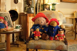 Medvedíky, ktoré nejaký čas pobudli v Buckinghamskom paláci, si našli nový domov.