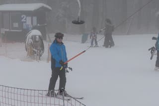 Medzi prvými lyžiarmi boli začiatočníci a rodiny s deťmi