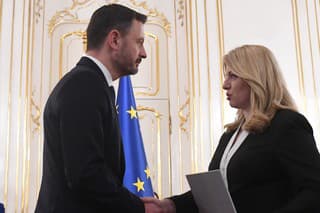 Na snímke prezidentka SR Zuzana Čaputová (vpravo) odvolala vládu Eduarda Hegera.