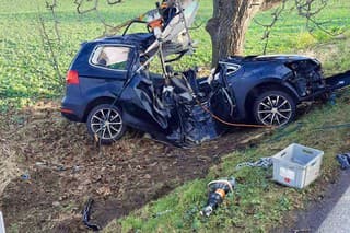 K tragickej nehode došlo neďaleko obce Klasov v okrese Nitra.