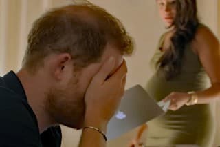 Harry a Meghan v šokujúcom dokumente odhaľujú pozadie kráľovskej rodiny.