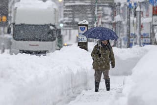 V Japonsku napadal vyše dvojmetrový sneh.