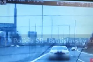 Vodič šiel po diaľnici D2 v smere do ČR rýchlosťou 180 km/h