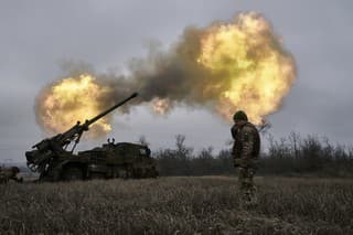 Jednotky ukrajinských obranných síl odrazili útoky okupantov pri Novoselivsku a Stelmachivke v Luhanskej oblasti a pri Dilijivke, Krasnohorivke, Vodjane, Veselove, Maryinky a Pobedy v Doneckej oblasti.