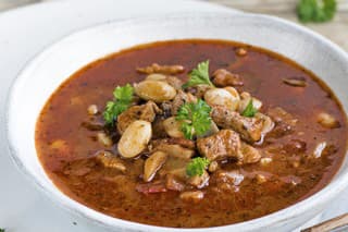 Fazuľová polievka s bravčovým mäsom