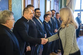 Na snímke vpravo prezidentka SR Zuzana Čaputová počas prijatia zástupcov cirkví a náboženských spoločností v rámci novoročných prijatí v Prezidentskom paláci v Bratislave 12. januára 2023