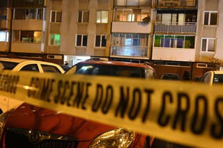 V jednom z bytov na sídlisku v Michalovciach našli v utorok podvečer štyri osoby bez známok života. 