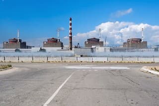 Na archívnej snímke zo 7. augusta 2022 Záporožská jadrovú elektráreň, ktorá je okupovaná ruskou armádou na juhovýchode Ukrajiny.