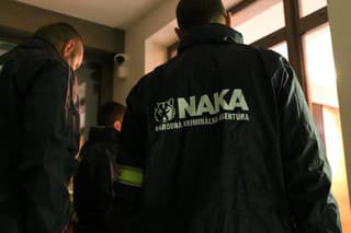 Policajti z Národnej kriminálnej agentúry zasahujú od rána na viacerých miestach na Slovensku. 
