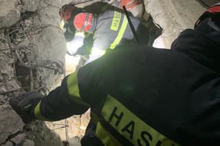Slovenský tím záchranárov pomáha v Turecku, ktoré zničilo zemetrasenie.