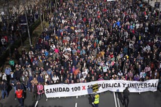 Protest na podporu systému verejného zdravotníctva v španielskom Madride.