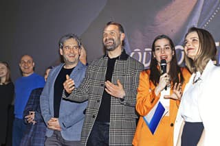 Seriál vo veľkom odprezentovali Monika Horváthová, Lucia Hlaváčková, Tomáš Maštalír a tiež Martin Mňahončák.