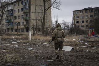 Rusko je vraj znepokojené výbuchmi vo vojenských objektoch v Mariupole.