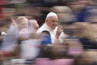 Pápež odsúdil násilie a predsudky voči ženám, vyzval na rovnosť