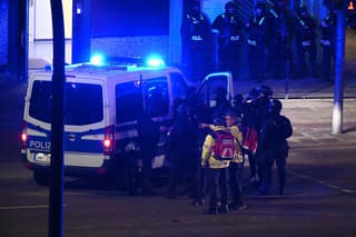 Najmenej šesť obetí na životoch a niekoľko zranených si vo štvrtok (9.3.) večer vyžiadala streľba v severonemeckom meste Hamburg.