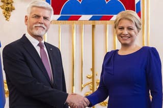 Nový český prezident Petr Pavel počas stretnutia s prezidentkou SR Zuzanou Čaputovou.