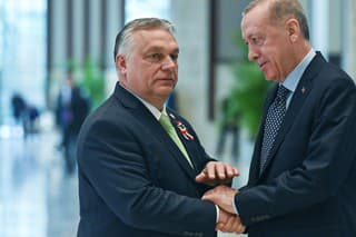 Maďarský premiér Viktor Orbán (vľavo) a turecký prezident Recep Tayyip Erdogan