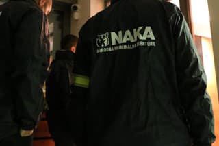 Policajti z Národnej kriminálnej agentúry zasahujú od rána na viacerých miestach na Slovensku. 
