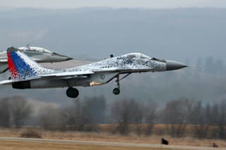 Trinásť lietadiel MiG-29 už nelieta a čakajú na výmenu za americké F-16