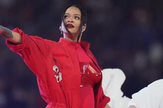 Rihanna čaká druhé dieťa. 