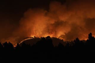 Lesný požiar neďaleko obce Villanueva de Viver v španielskom regióne Castellón.