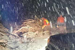 Záchranári pomáhali skialpinistovi v Nízkych Tatrách,v zlom počasí zablúdil