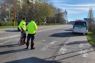 V Trnave na Bučianskej zrazilo auto školáčku na priechode pre chodcov.