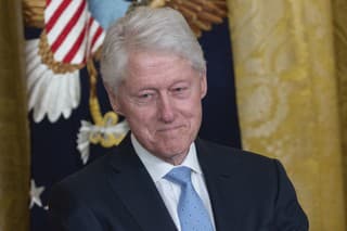 Biill Clinton si vyčíta, že presviedčal Kyjev, aby sa vzdal jadrových zbraní.