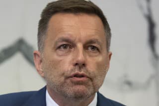 Na snímke guvernér Národnej banky Slovenska (NBS) Peter Kažimír.
