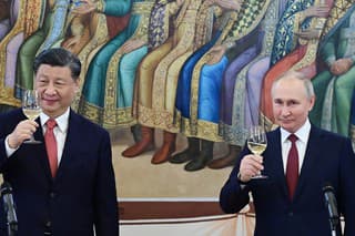 Ruský prezident Vladimir Putin (vpravo) a čínsky prezident Si Ťin-pching.