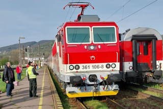Pri stanici Bratislava - Vinohrady zrazil vlak 44-ročnú ženu.