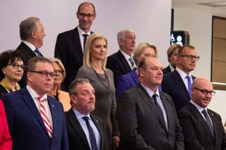 Boris Kollár (v strednom rade prvý sprava) na Konferencii predsedov parlamentov EÚ (EUSC) v Prahe.