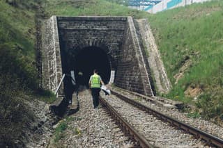 V železničnom tuneli na trati Zvolen - Vrútky našli usmrtenú osobu.