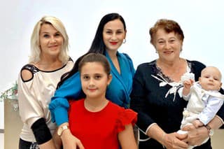 prababička Vierka (79), babka Janka (60), mama Natália (33), pravnučka Hanka (10) a pravnúčik Benjamín (8 mes.), Nové Mesto nad Váhom