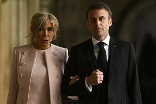 Francúzsky prezident Emmanuel Macron a jeho manželka Brigitte Macronová.